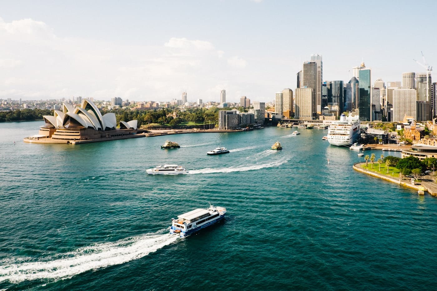 Sydney harbour and skyline for Pakistani students planning to study in Australia
